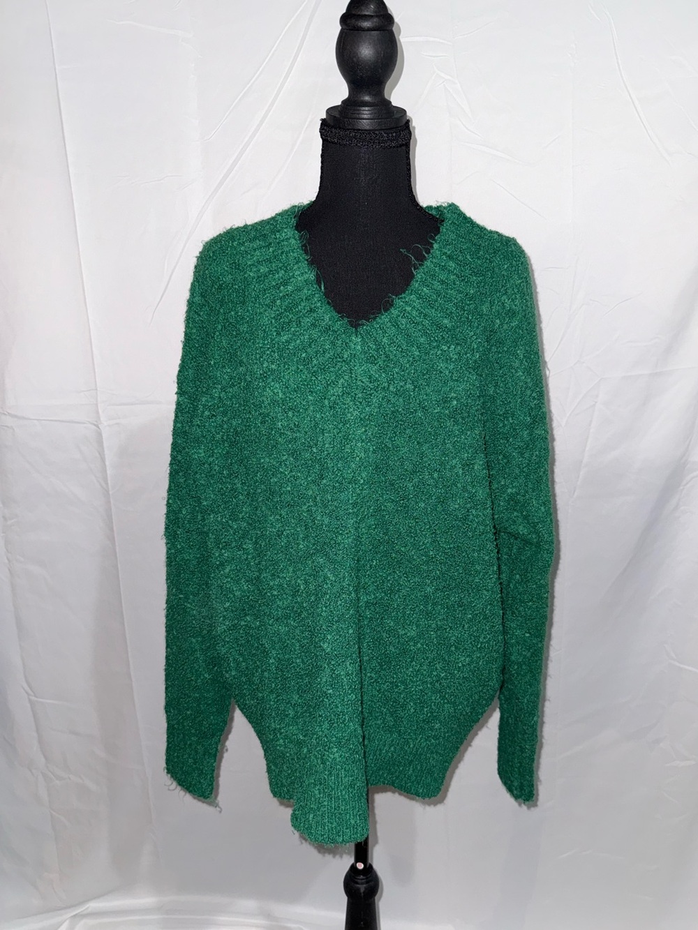 Aerie Cozy Green V-Neck Women's Sweater